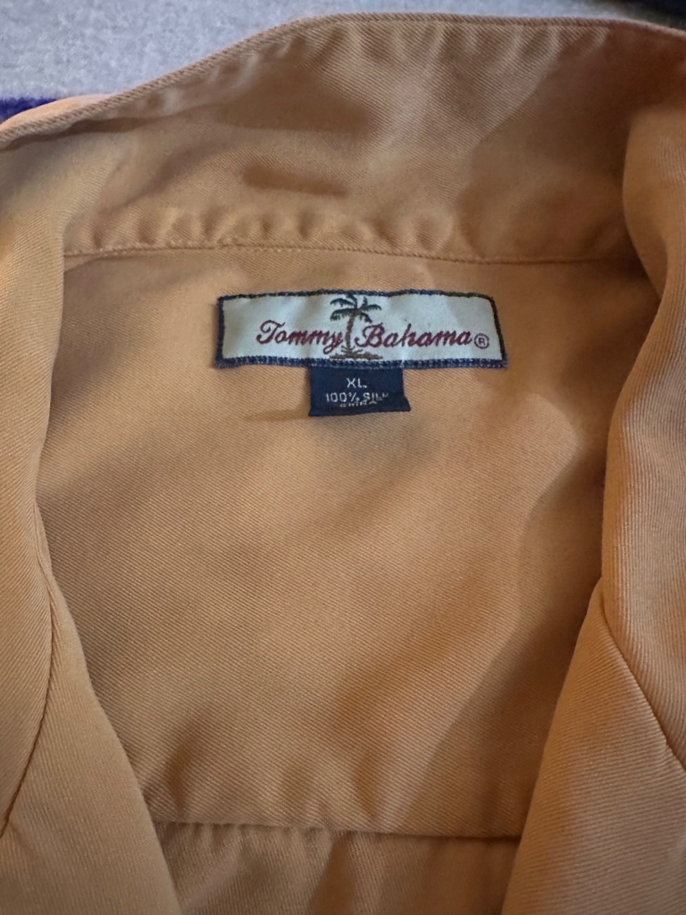 Tommy Bahama- Large - 🍑 color - Harbor Luxe - Picture 5 of 13